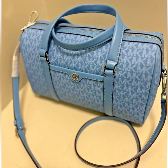 NWT Michael Kors Women Travel Medium Satchel Shoulder Crossbody Bag Handbag $678 - Picture 2 of 10